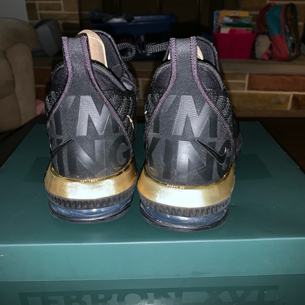 “I’m king” LeBron 16’s - Picture 3 of 6